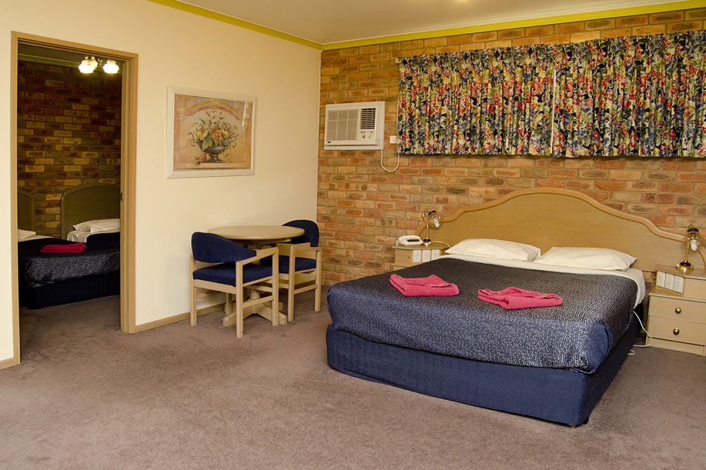 Pines Country Club Motor Inn | 103 -109 Numurkah Rd, Shepparton VIC 3630, Australia | Phone: (03) 5831 2044