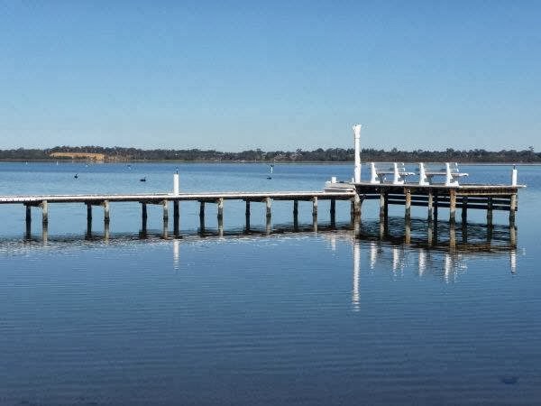 Bayview Boathouse | lodging | Morrison St, East Bairnsdale VIC 3875, Australia | 0351530476 OR +61 3 5153 0476
