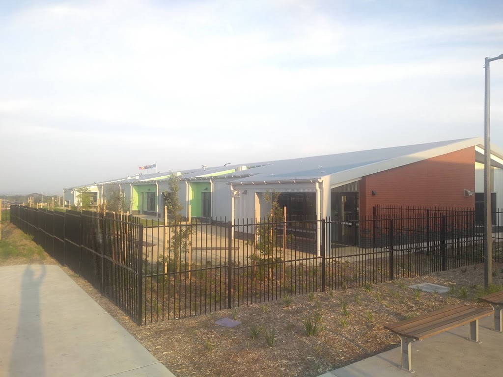 Aitken Hill Primary School | school | 2 Rhyolite drive, Craigieburn VIC 3064, Australia | 0383771000 OR +61 3 8377 1000