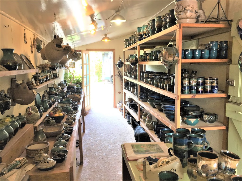 crows foot pottery |  | 8869 Princes Hwy, Panmure VIC 3265, Australia | 0447828913 OR +61 447 828 913