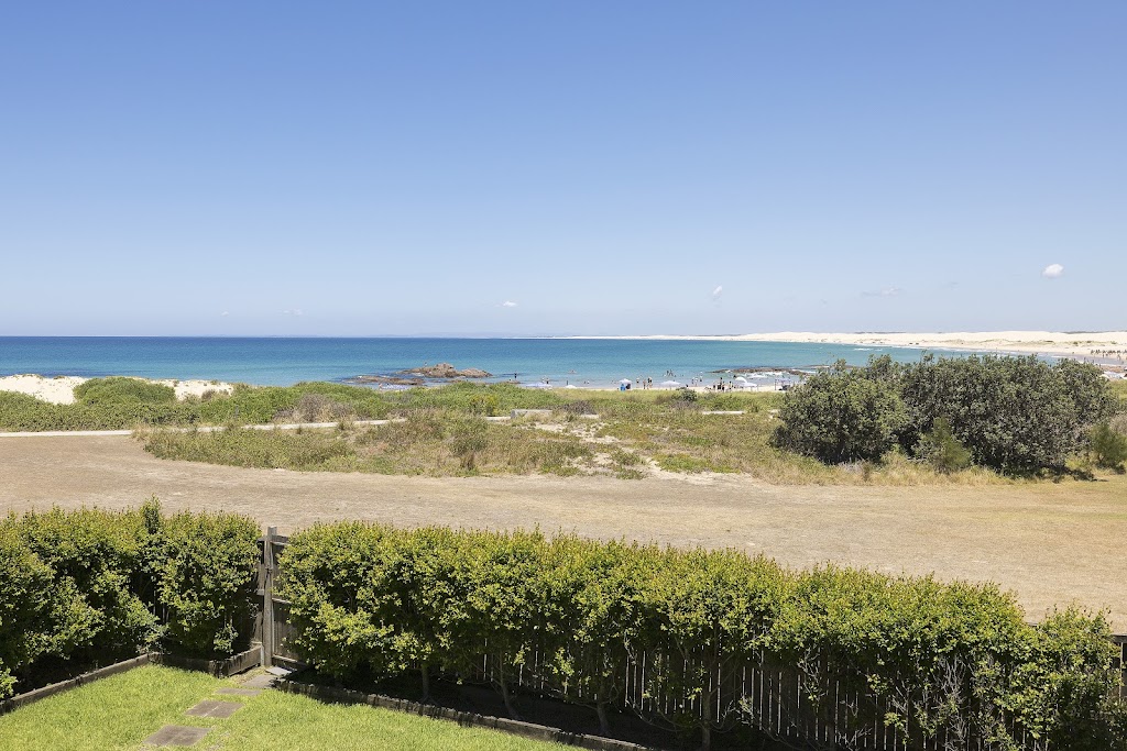 Absolute Birubi Beachfront | 55 Ocean Ave, Anna Bay NSW 2316, Australia | Phone: (02) 4044 5021