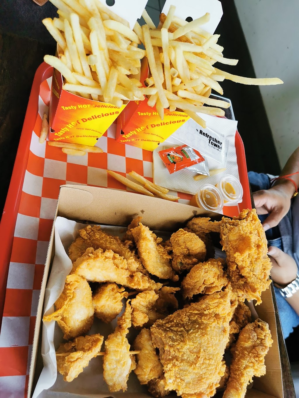 Arshee Fried Chicken | meal takeaway | 1 Lawrence St, Blackburn South VIC 3130, Australia | 0388381719 OR +61 3 8838 1719
