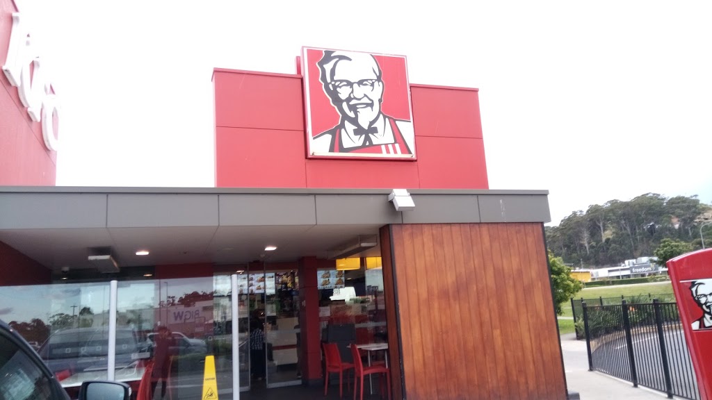 KFC Coffs Harbour Plaza | meal takeaway | 252 Pacific Hwy, Coffs Harbour NSW 2450, Australia | 0266527615 OR +61 2 6652 7615