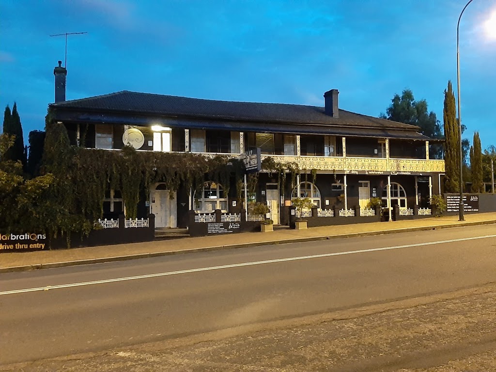Top Pub | bar | 23-27 Bridge St, Uralla NSW 2358, Australia | 0267784110 OR +61 2 6778 4110