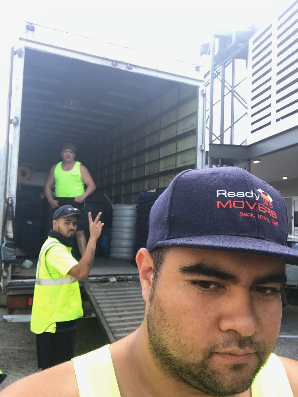 Ready movers Redcliffe | 6 Outlook Ct, Kallangur QLD 4503, Australia | Phone: 1300 787 934