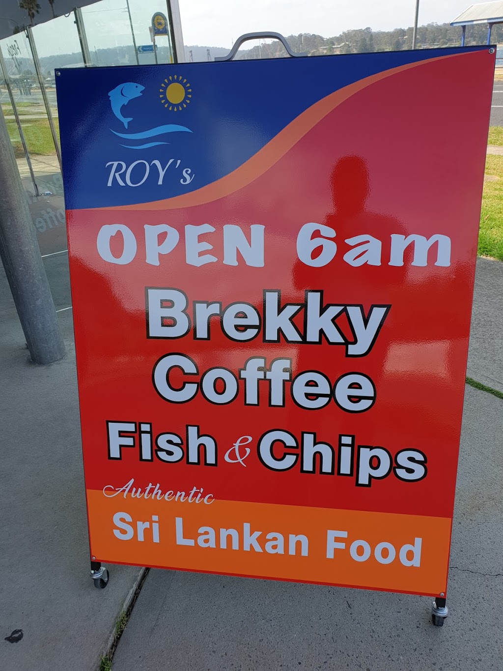 Roys Fish and Chips Take away Cafe & Sri Lankan Cuisine | 28 Beach Rd, Batemans Bay NSW 2536, Australia | Phone: 0425 609 727