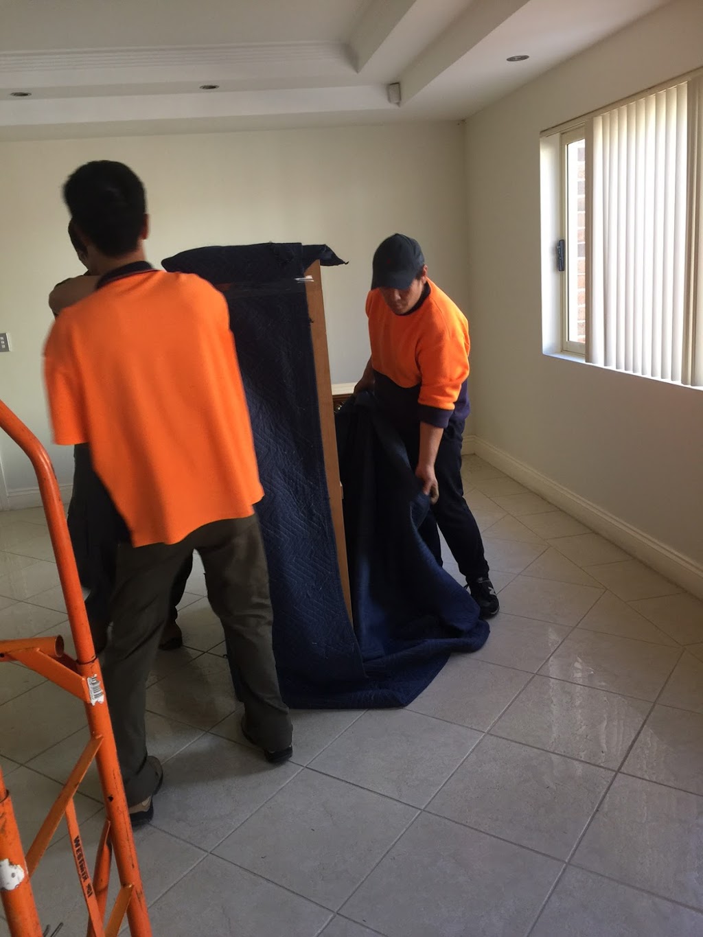 AAA Holden Removals Removalists - Moving House & Moving Home Pro | moving company | 35 Vore Street, Silverwater, Sydney NSW 2128, Australia | 0404606555 OR +61 404 606 555
