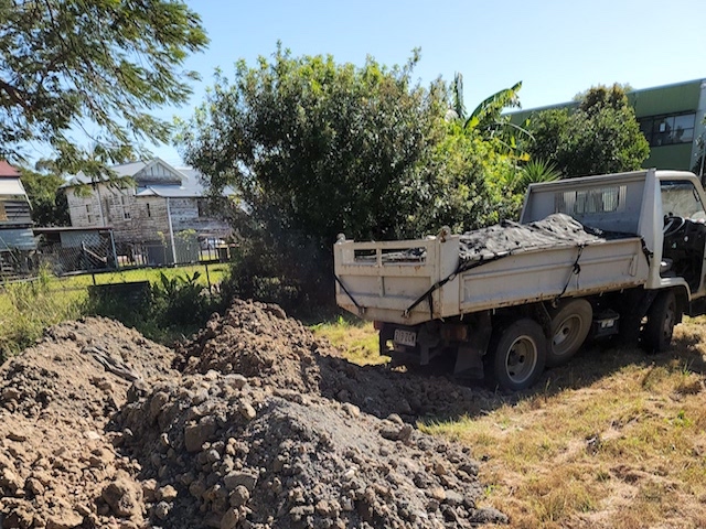 Shoreline Machinery Hire | 32 Pear St, Redland Bay QLD 4165, Australia | Phone: 0457 766 677