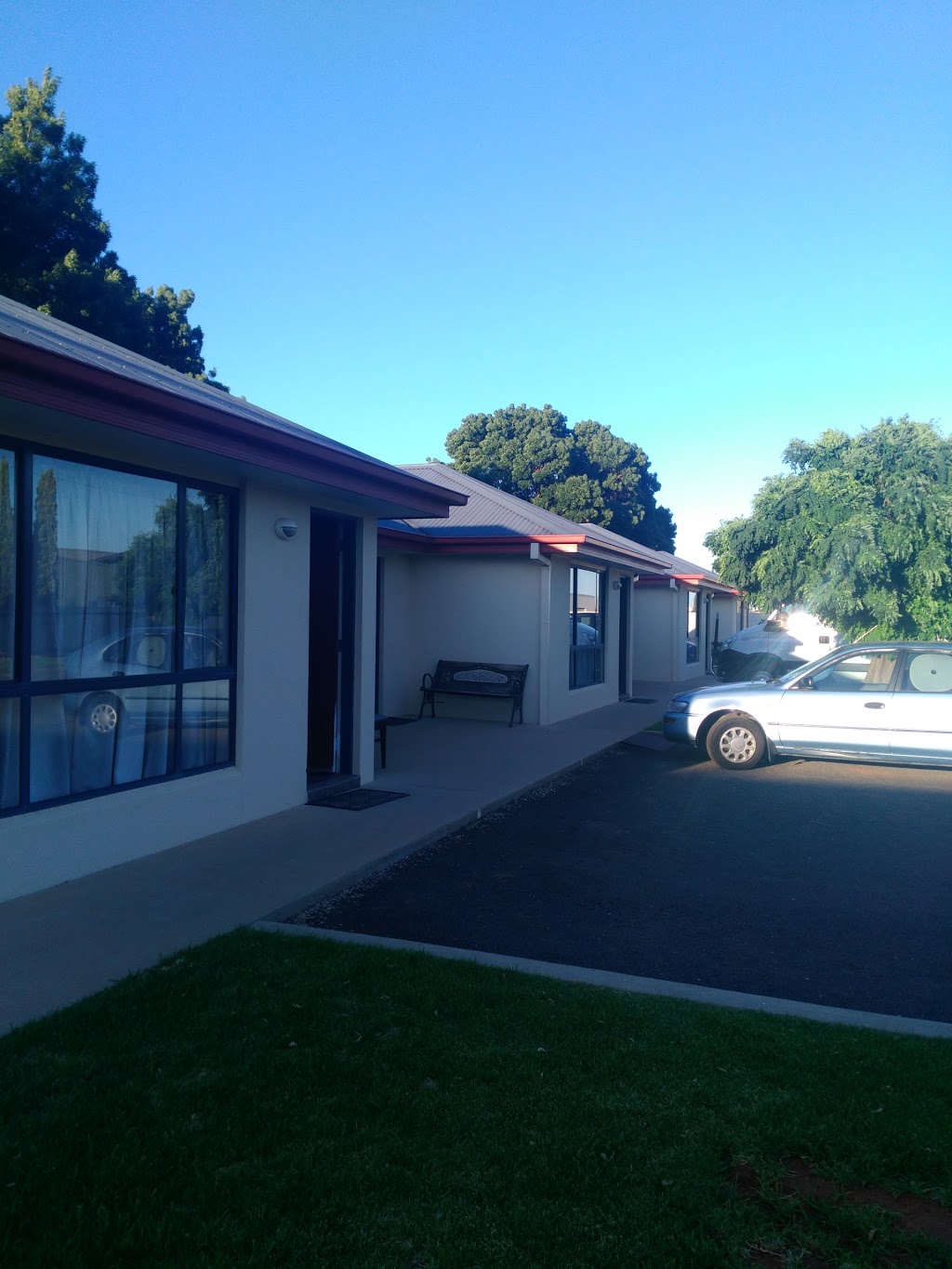 Coro Club & Motel | 20-26 Harward Rd, Griffith NSW 2680, Australia | Phone: (02) 6962 1180