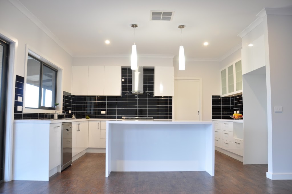 In2 Kitchens | home goods store | 46 Warren Rd, Viewbank VIC 3084, Australia | 0402987737 OR +61 402 987 737
