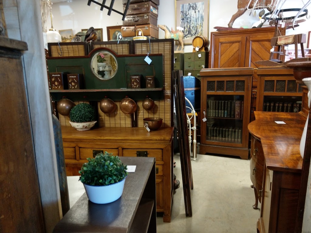 Antiques In Woodend | home goods store | Nicholson St, Woodend VIC 3442, Australia | 54272655 OR +61 54272655