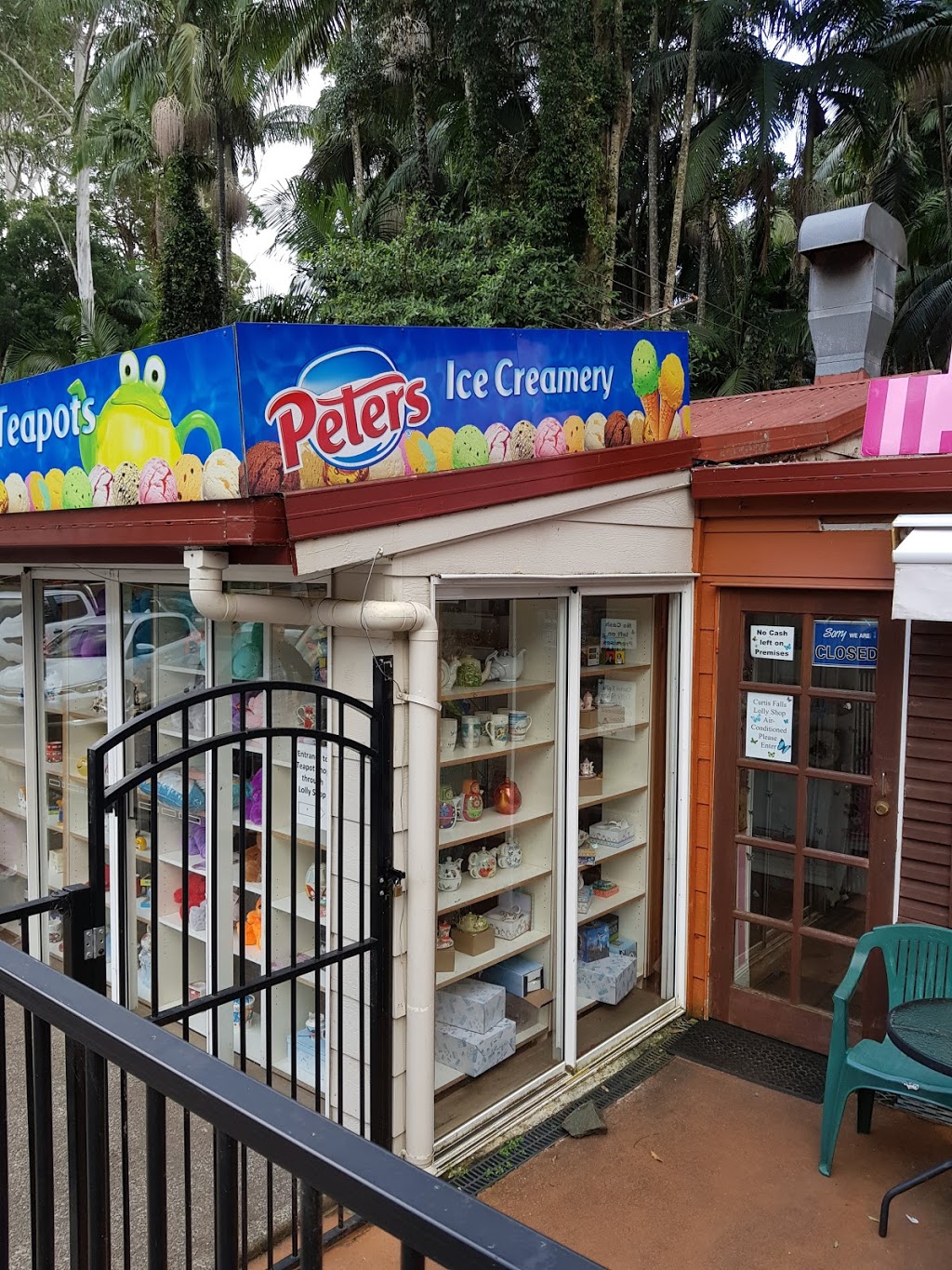 Curtis Falls Lolly Shop & IceCreamery 28 Eagle Heights Rd, North