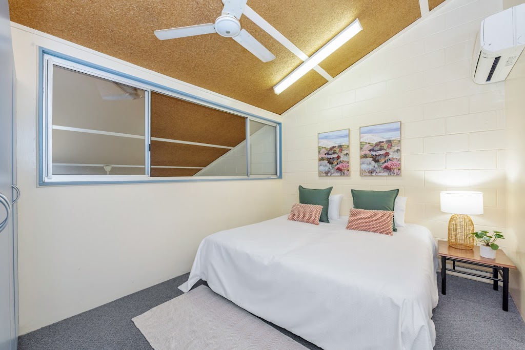 Emthree Seaside Apartments | lodging | 105 The Strand, North Ward QLD 4810, Australia | 0422801503 OR +61 422 801 503