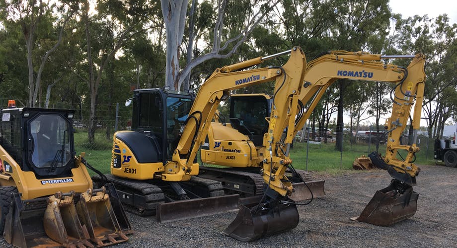 JS Earthmoving | general contractor | 1 Featherstone St, Parkhurst QLD 4702, Australia | 0748476704 OR +61 7 4847 6704