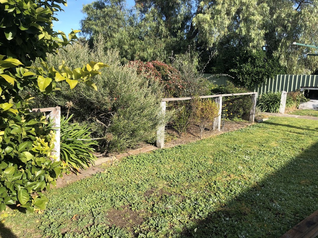 Dess lawns and gardening service | 13 Rossetti Ct, Sale VIC 3850, Australia | Phone: 0434 599 734