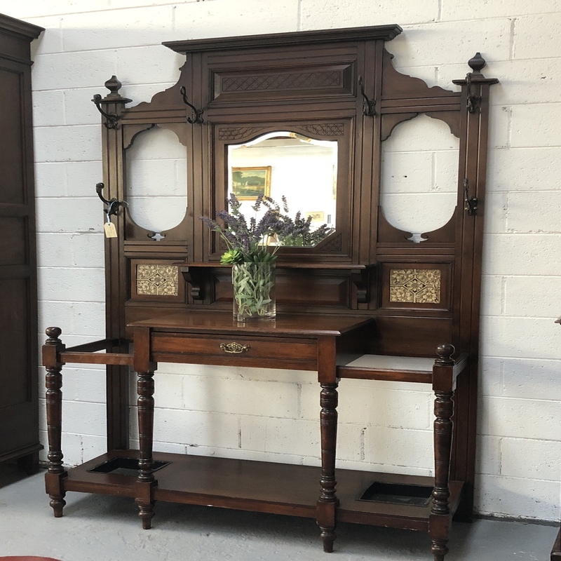 Moonee Ponds Antiques | furniture store | 49 Hawker St, Airport West VIC 3042, Australia | 0393389627 OR +61 3 9338 9627