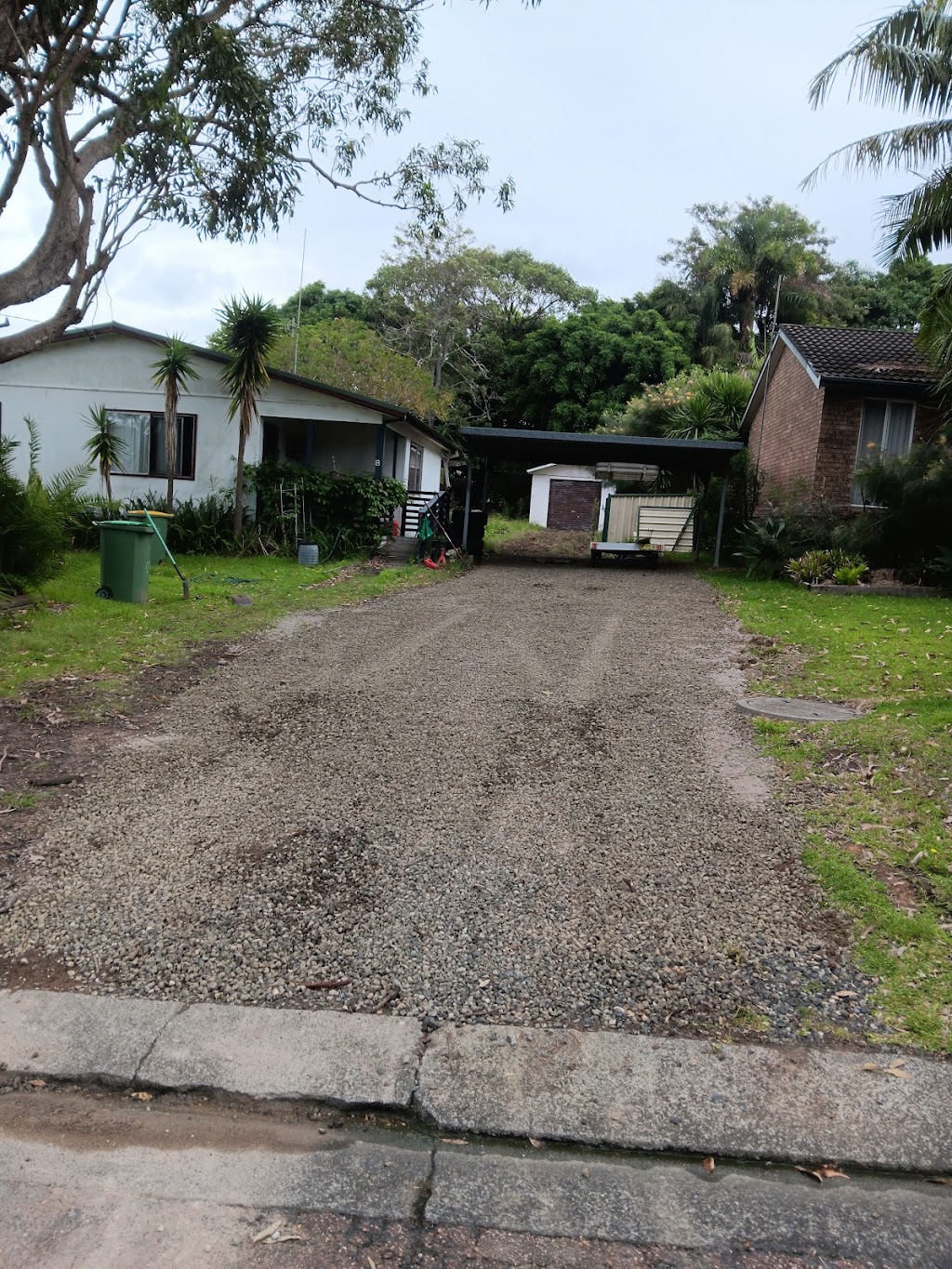 B & J Excavations PTY LTD | 4 Villa Cl, Budgewoi NSW 2262, Australia | Phone: 0435 794 374