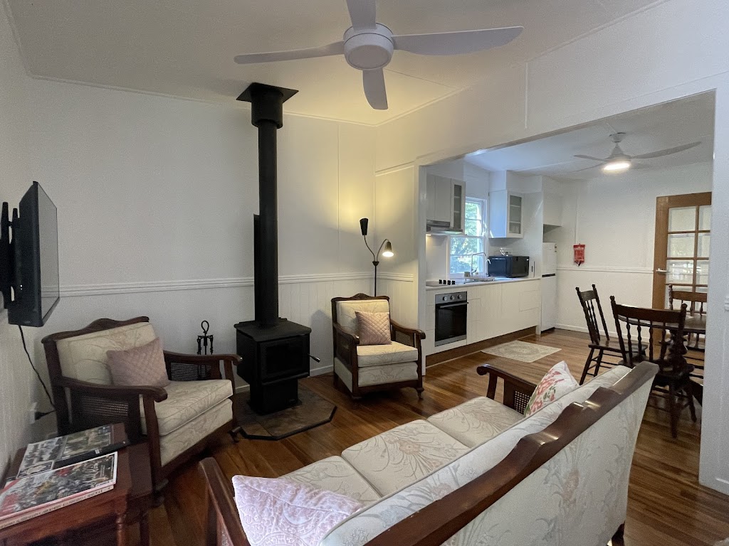 Martali Cottage | 2139 Pyramids Rd, Wyberba QLD 4382, Australia | Phone: 0476 189 631