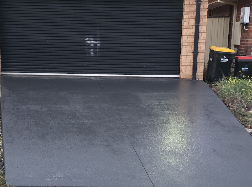 JB Spray Paving Victoria | 16 Tawrrific St, Kurunjang VIC 3337, Australia | Phone: 0466 633 731