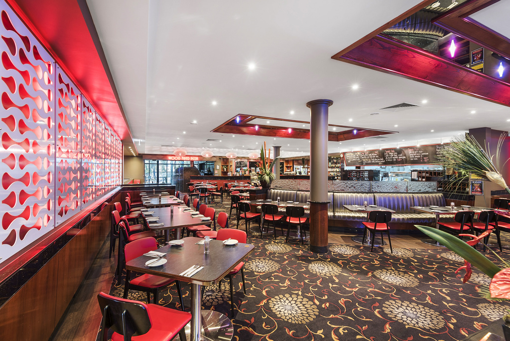 JBJs Restaurant & Bar | restaurant | 7 Melton Hwy, Taylors Lakes VIC 3038, Australia | 0392179500 OR +61 3 9217 9500