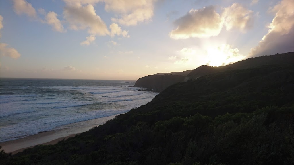 Great Ocean Walk Retreat | 3229 Great Ocean Rd, Glenaire VIC 3238, Australia | Phone: 0421 025 047