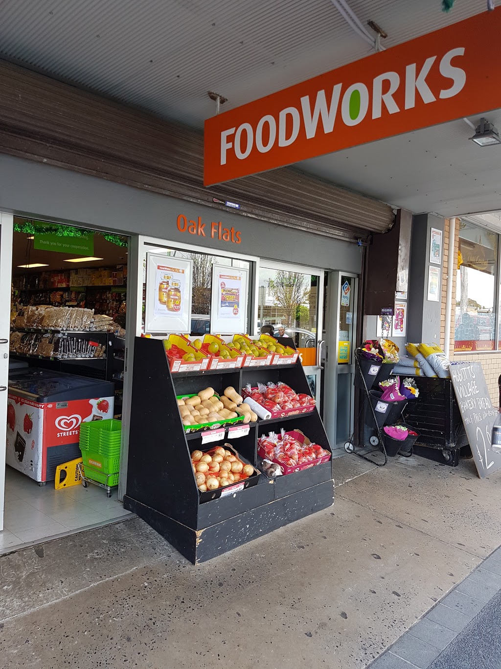 FoodWorks | supermarket | 74A Central Ave, Oak Flats NSW 2529, Australia | 0242561415 OR +61 2 4256 1415