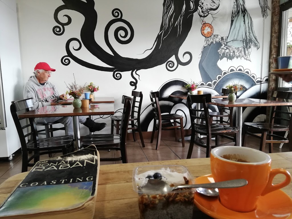 The Patch Cafe | cafe | 49 Burringbar St, Mullumbimby NSW 2482, Australia | 0266843649 OR +61 2 6684 3649