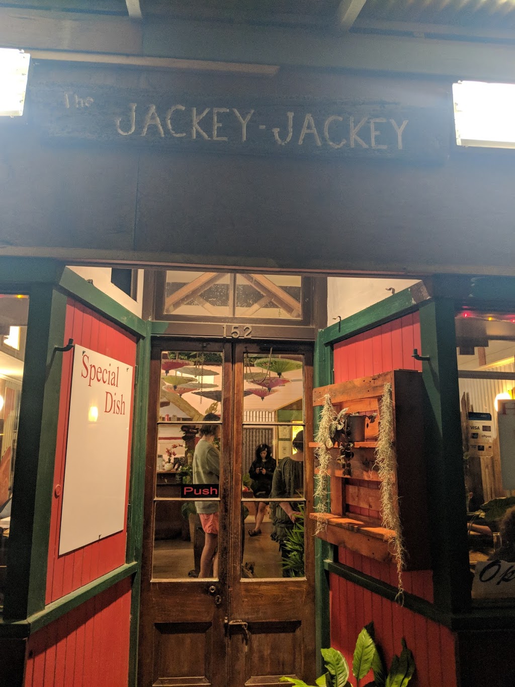 Jackey Jackey Thai | cafe | 152 Charlotte St, Cooktown QLD 4895, Australia | 0740695951 OR +61 7 4069 5951