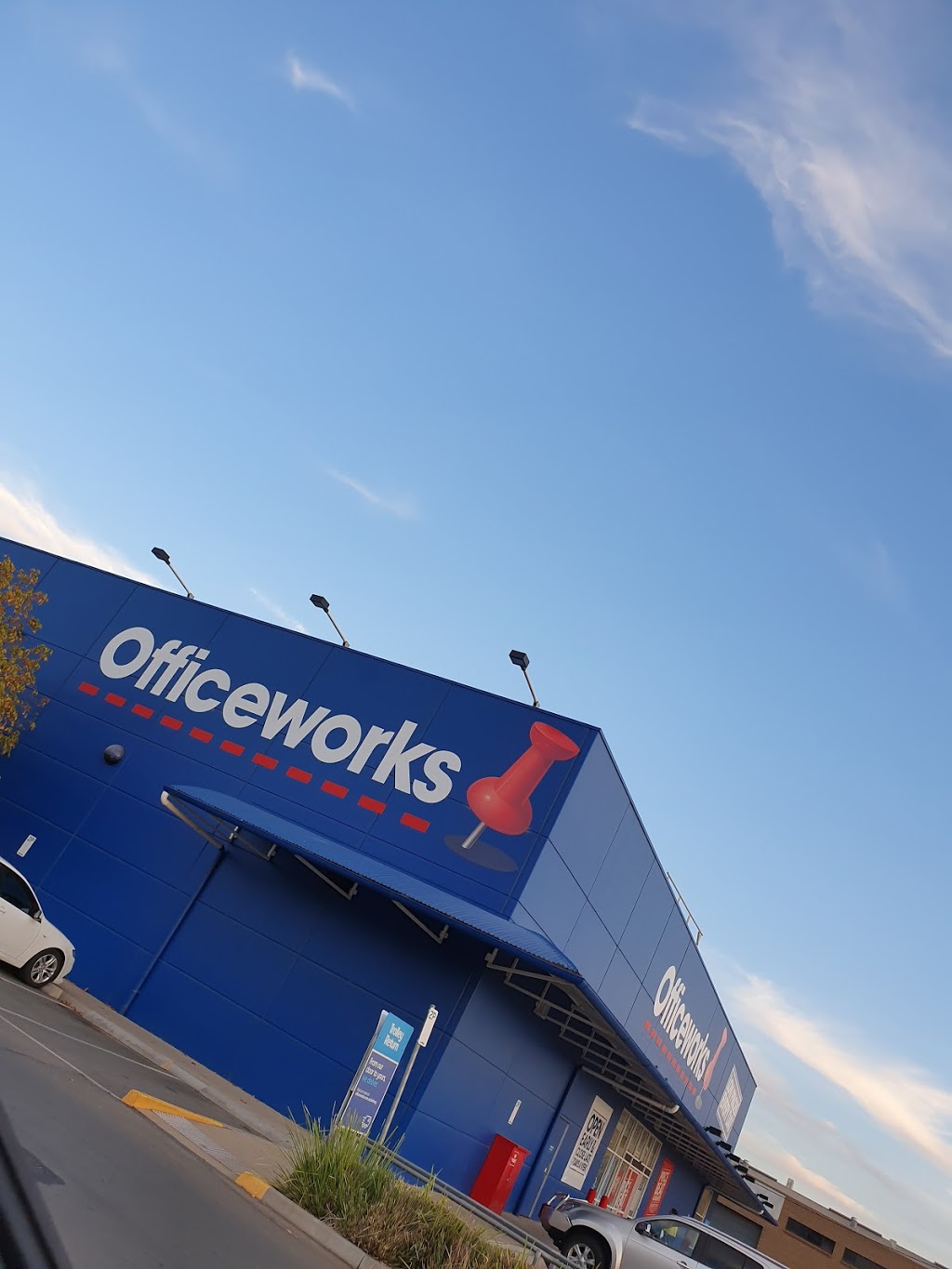Officeworks Shepparton | electronics store | 278 High St, Shepparton VIC 3630, Australia | 0358228700 OR +61 3 5822 8700
