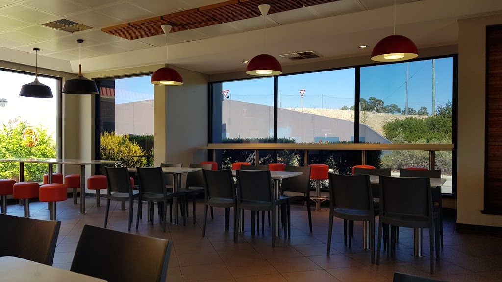 KFC Thornlie | meal takeaway | 202-212 Spencer Rd, Thornlie WA 6108, Australia | 0893505482 OR +61 8 9350 5482