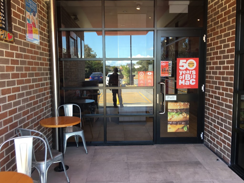 McDonalds Urangan | meal takeaway | Margaret St, Urangan QLD 4655, Australia | 0741254598 OR +61 7 4125 4598
