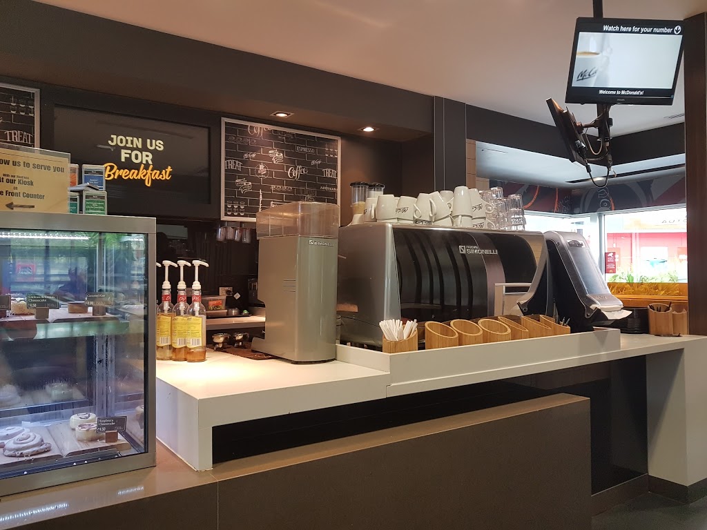 McDonalds Clontarf | meal takeaway | 4 Oasis Ct, Clontarf QLD 4019, Australia | 0732838260 OR +61 7 3283 8260