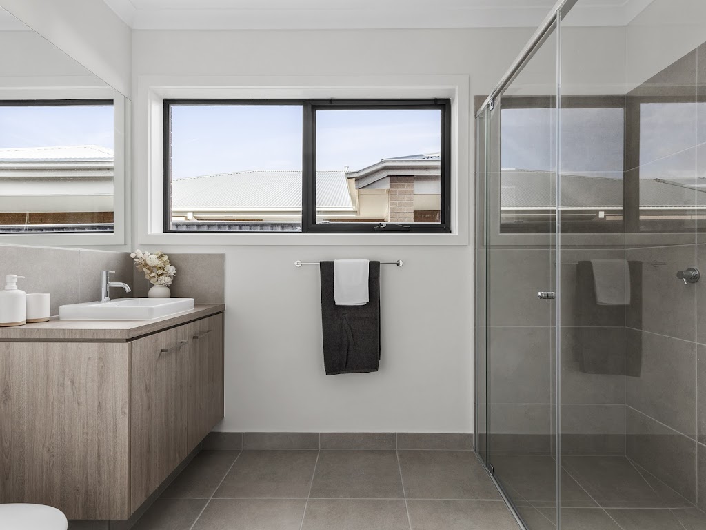 Geelong Homes - Lara Lakes | 457 Ohallorans Rd, Lara VIC 3212, Australia | Phone: (03) 5222 5522