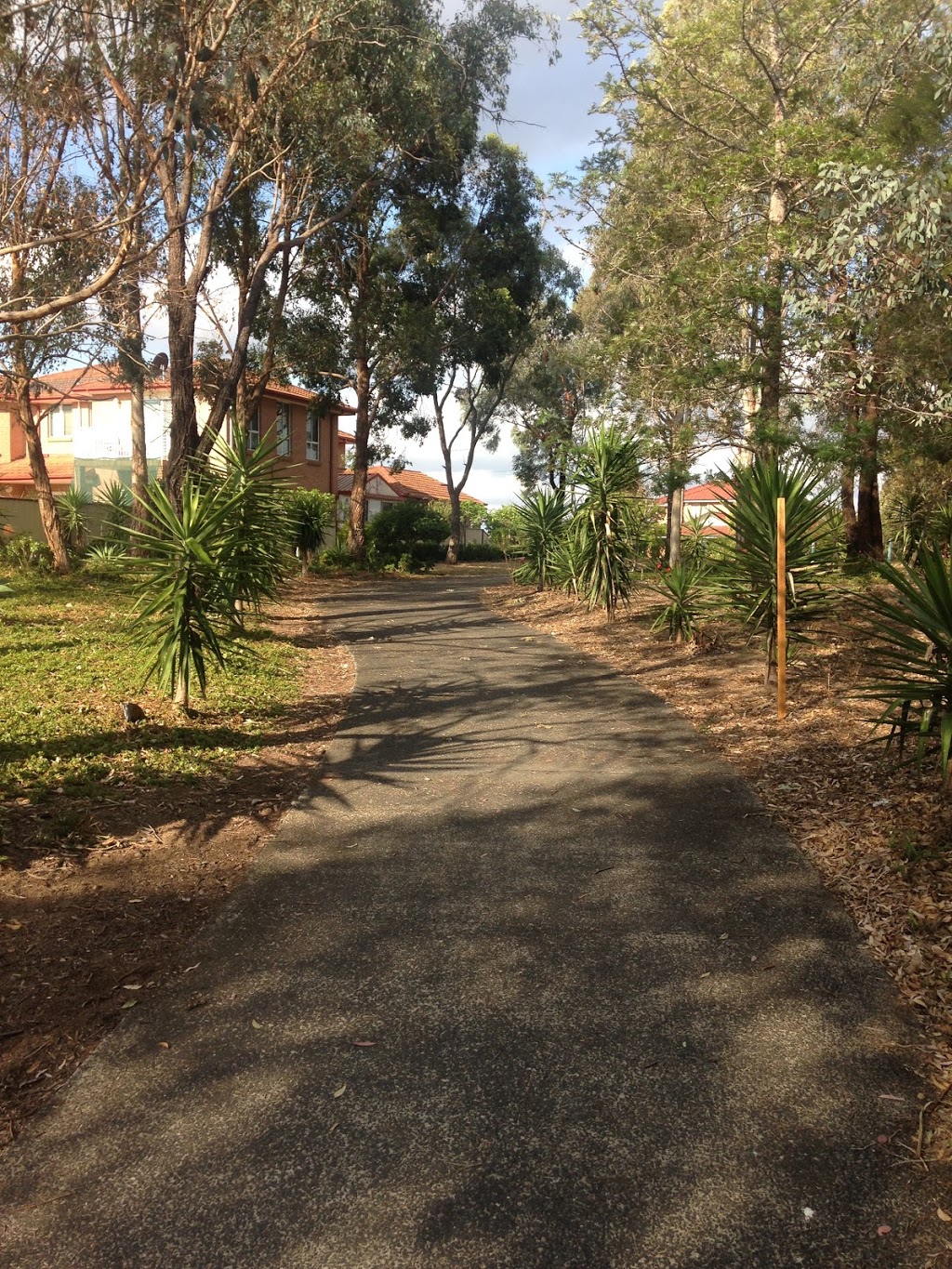 Beaumont Hills Walkway | 119 Redden Dr, Kellyville NSW 2155, Australia | Phone: (02) 9843 0555