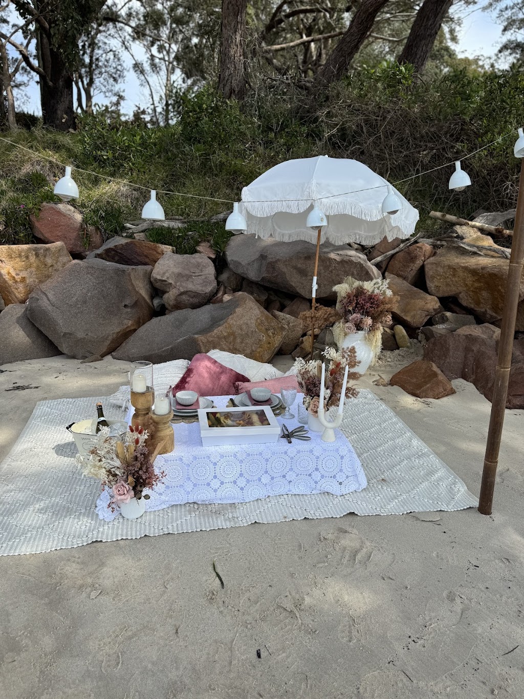 Port Stephens Luxury Picnics & Proposals | 4105 Nelson Bay Rd, Anna Bay NSW 2316, Australia | Phone: 0419 684 251
