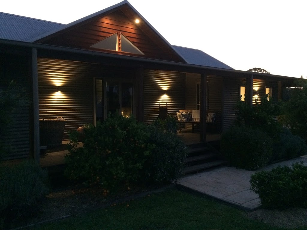 Lilies Luxury Retreats | 60 Majors Ln, Lovedale NSW 2320, Australia | Phone: 0428 698 881