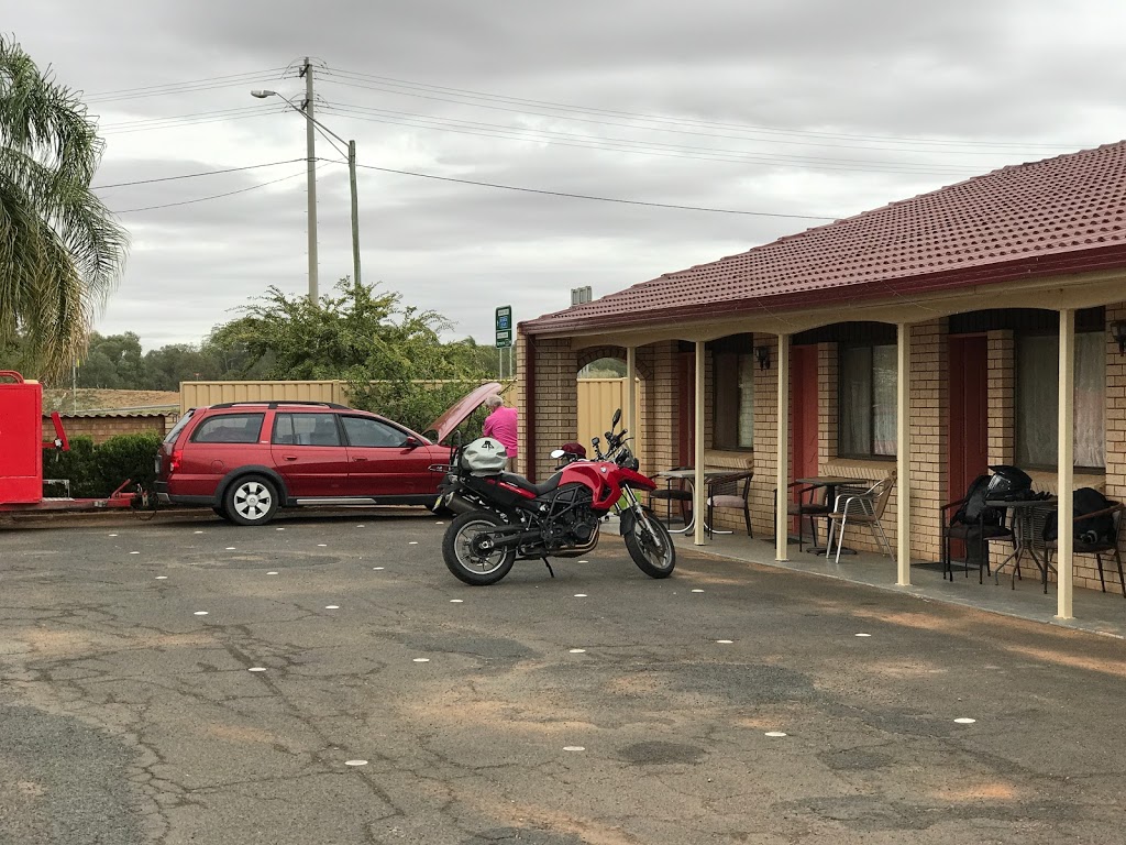 Alamo Motor Inn | lodging | 14 Pangee St, Nyngan NSW 2825, Australia | 0268321660 OR +61 2 6832 1660