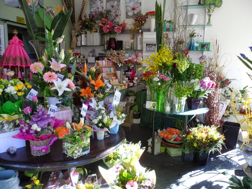 Mont Albert Florist | florist | 1 Hamilton St, Mont Albert VIC 3127, Australia | 0398901122 OR +61 3 9890 1122