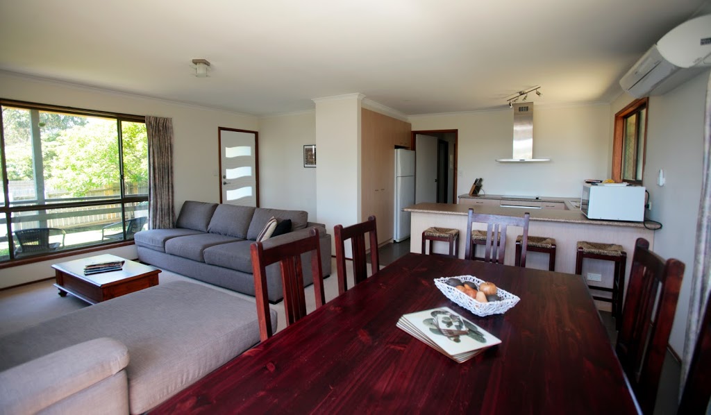 Phillip Island Holiday House -Pet Friendly | 33 Plover St, Cowes VIC 3922, Australia | Phone: 0424 345 646