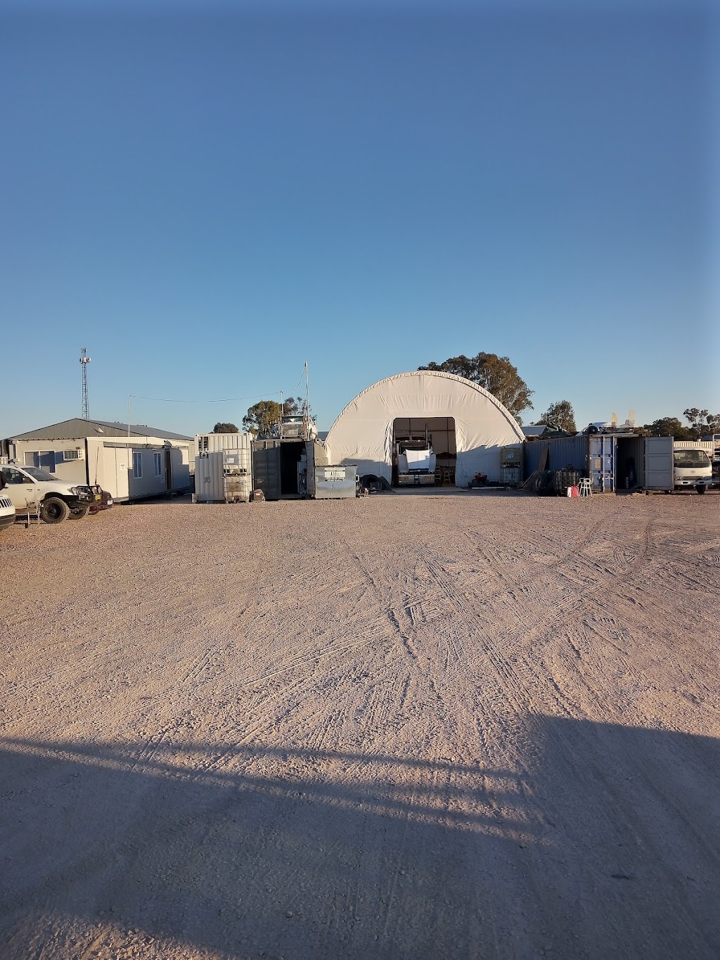 Fishers Haulage | 40 Gibson Pl, Howlong NSW 2643, Australia | Phone: 0427 860 044