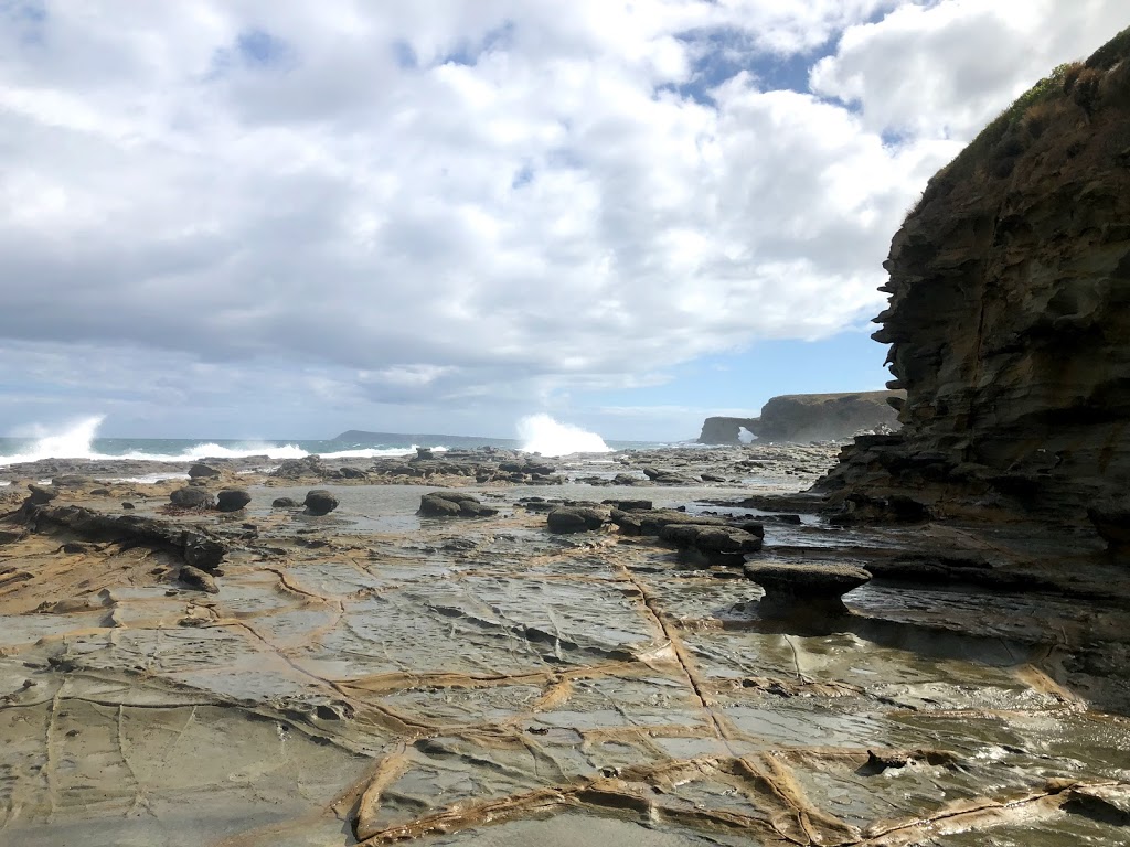 Shelley Beach Car Park | 6"S, 1452814/4"E Beach Rd, Beaumaris VIC 3193, Australia