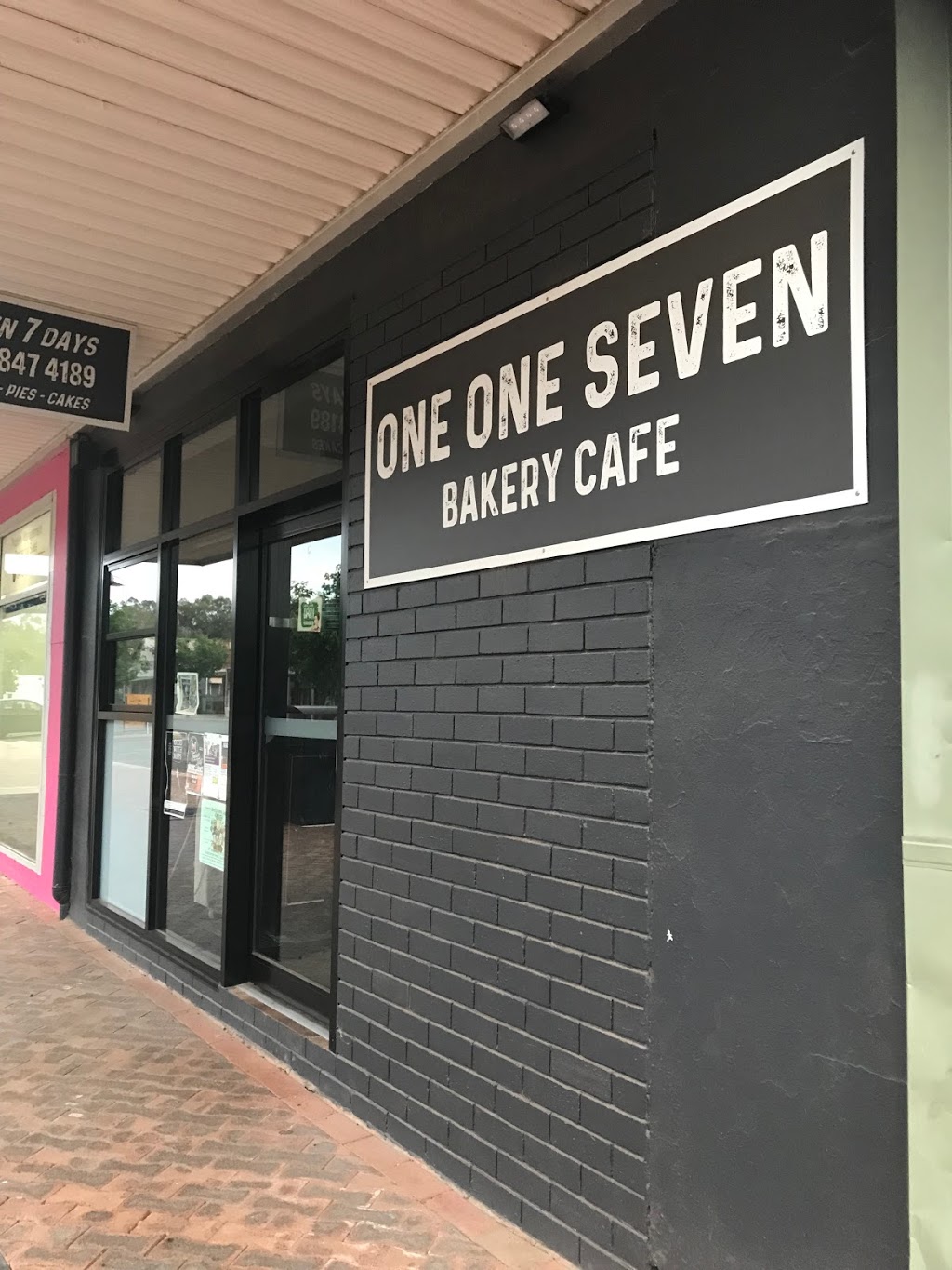 One One Seven Bakery Cafe | bakery | 117 Dubbo St, Warren NSW 2824, Australia | 0268474189 OR +61 2 6847 4189