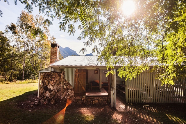 Mt Barney Lodge Country Retreat | campground | 1093 Upper Logan Rd, Mount Barney QLD 4287, Australia | 0755443233 OR +61 7 5544 3233