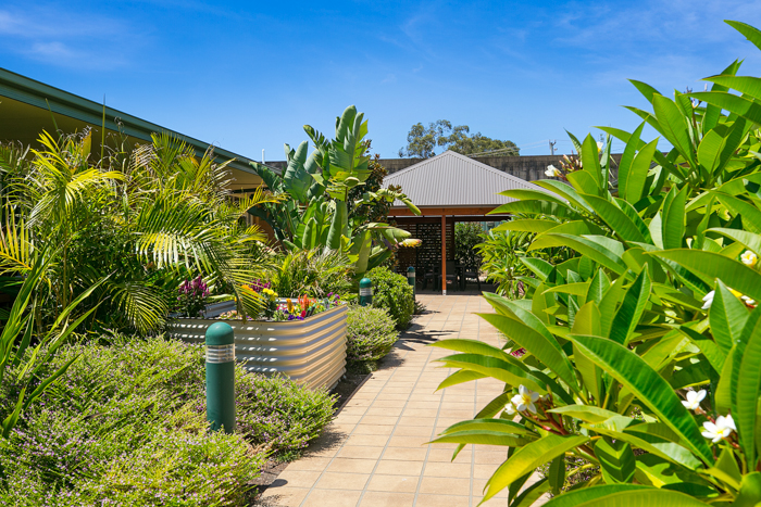 Opal Raymond Terrace Gardens | health | 15 Sturgeon St N, Raymond Terrace NSW 2324, Australia | 0249800000 OR +61 2 4980 0000