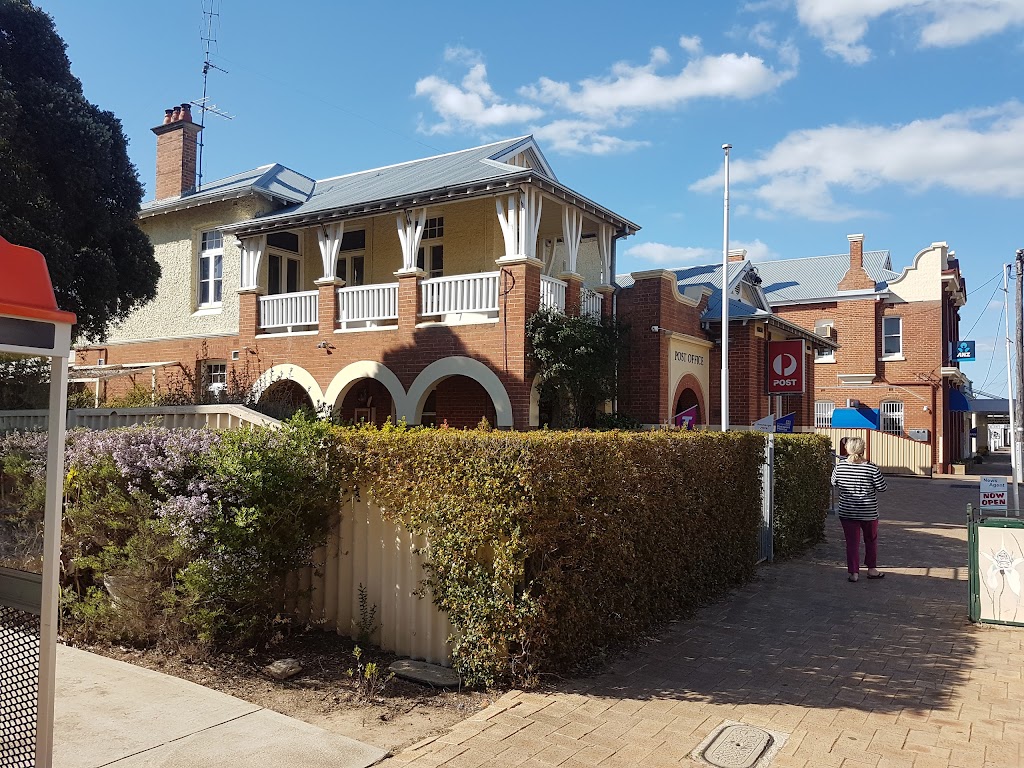 Beverley Community Resource Centre |  | 141 Vincent St, Beverley WA 6304, Australia | 0896461600 OR +61 8 9646 1600