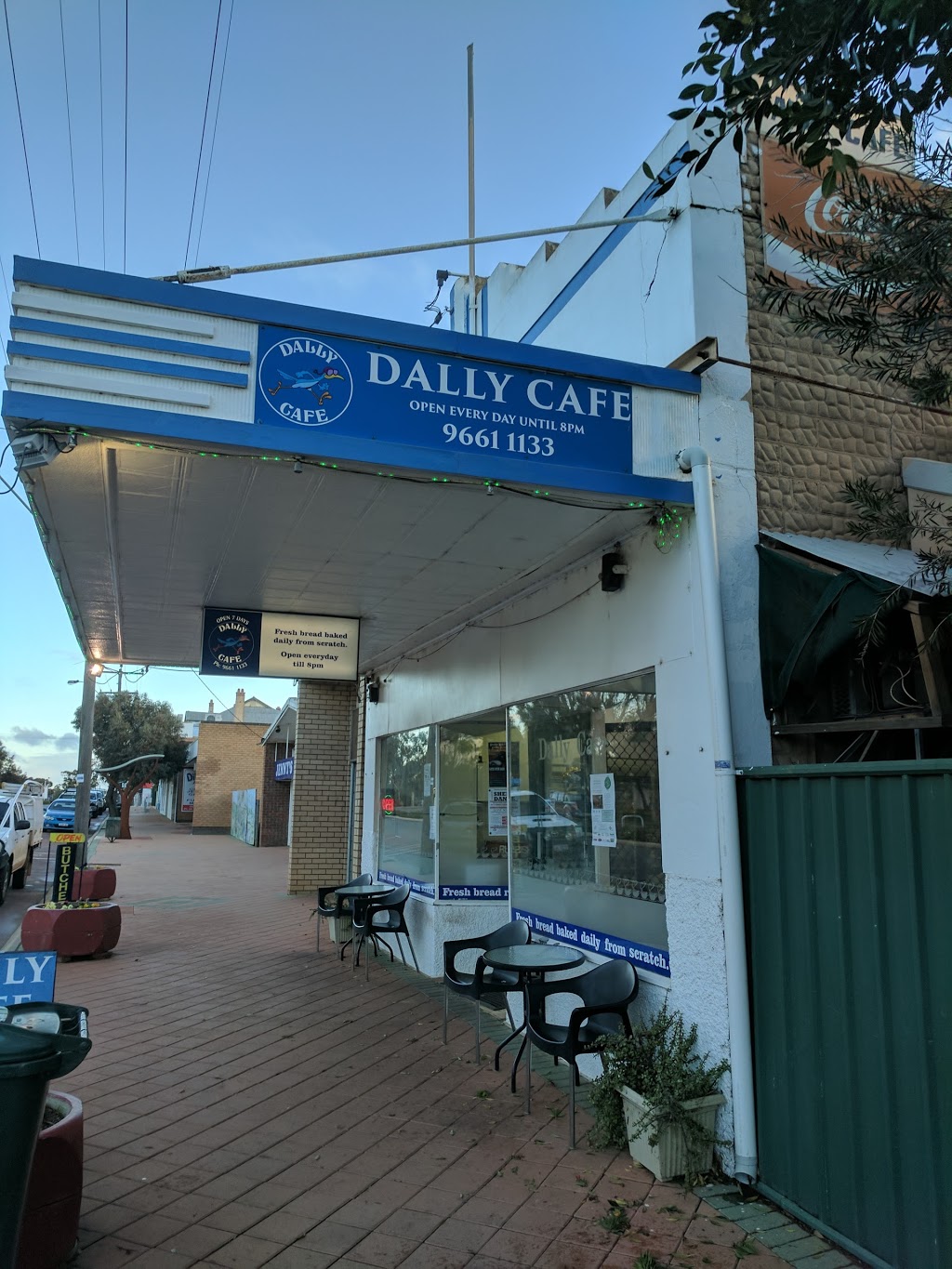 Dally Cafe | 43 Johnston St, Dalwallinu WA 6609, Australia | Phone: (08) 9661 1133