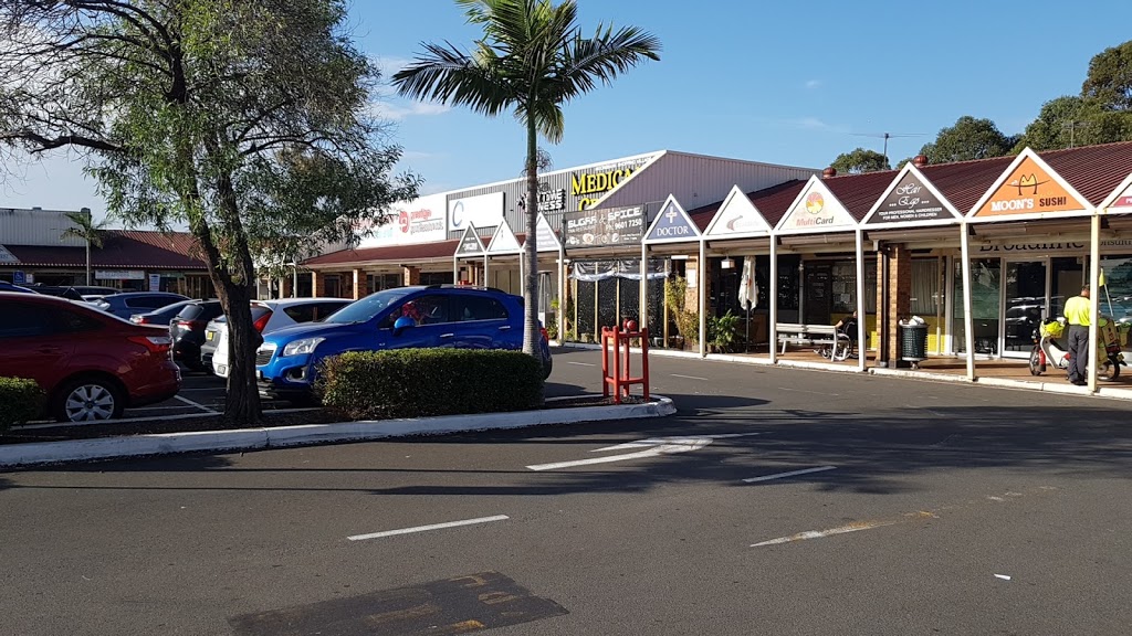 Moorebank Shopping Centre | shopping mall | 32-40 Stockton Ave, Moorebank NSW 2170, Australia | 0243282636 OR +61 2 4328 2636