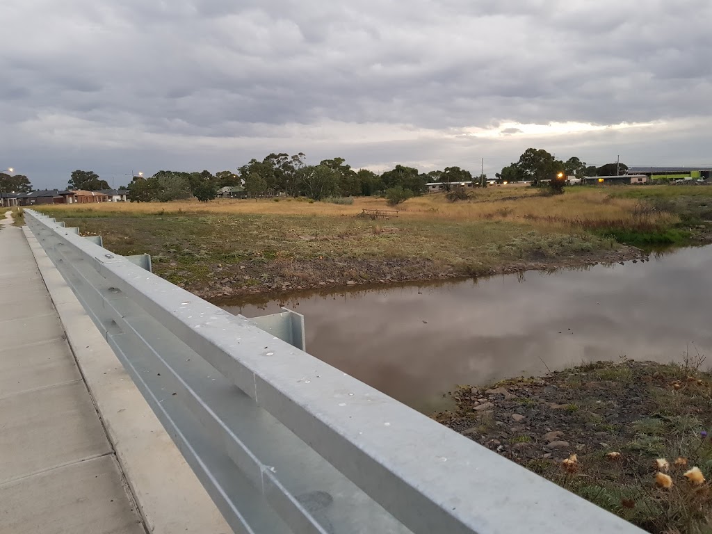 Findon Creek Pond | park | Wollert VIC 3750, Australia