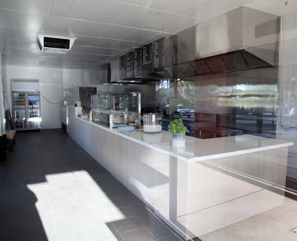 Strathfieldsaye fish and chips Takeaway | 25-33 Blucher St, Strathfieldsaye VIC 3551, Australia | Phone: (03) 5439 4334