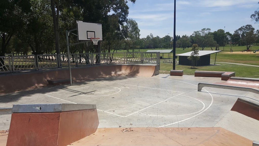 James Scott Memorial Skatepark |  | Pearce St, Wodonga VIC 3690, Australia | 0260229300 OR +61 2 6022 9300